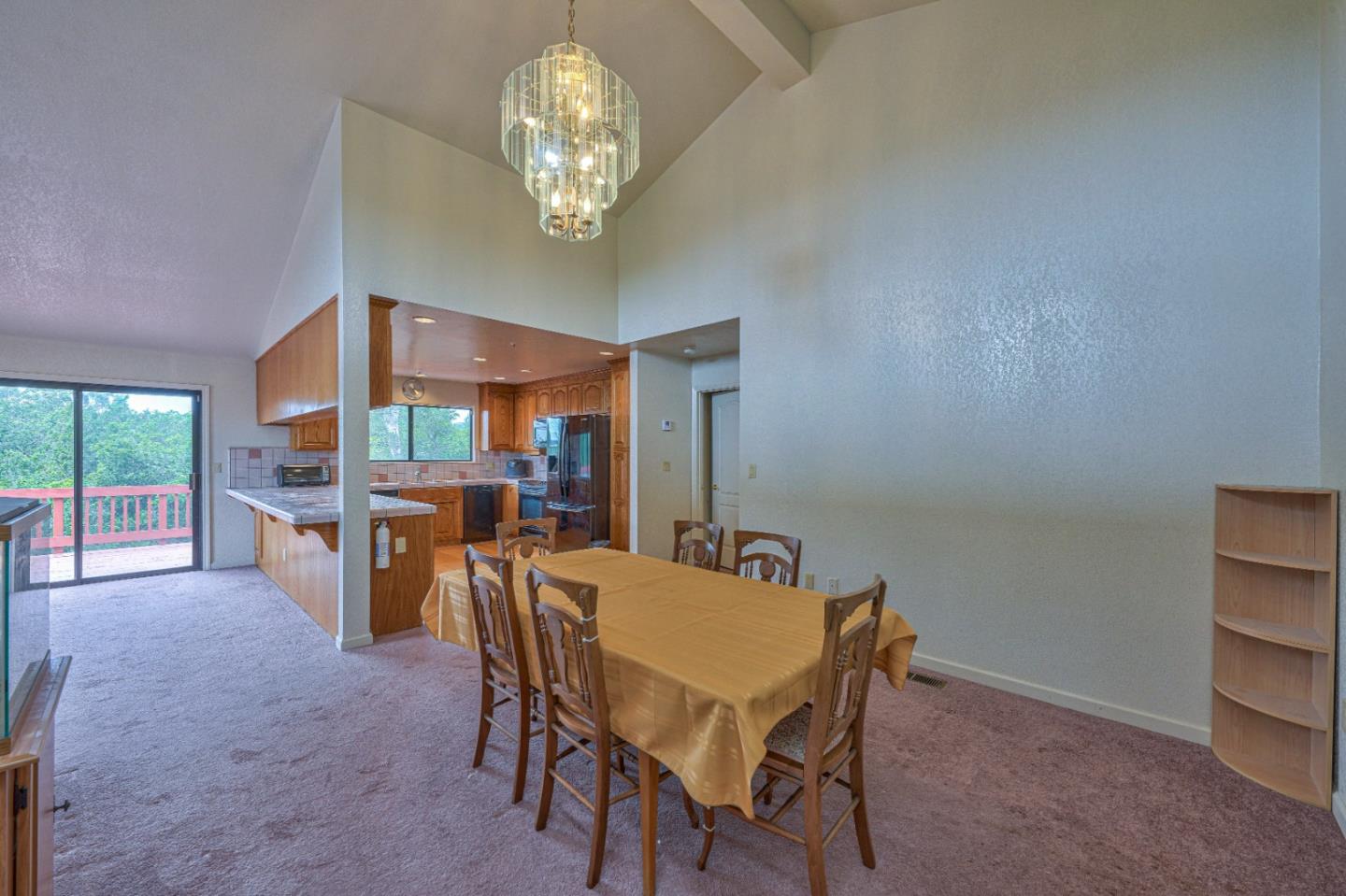 452 Echo Valley Road Salinas, CA 93907 - Photo 9 of 26 Gallery Image 9