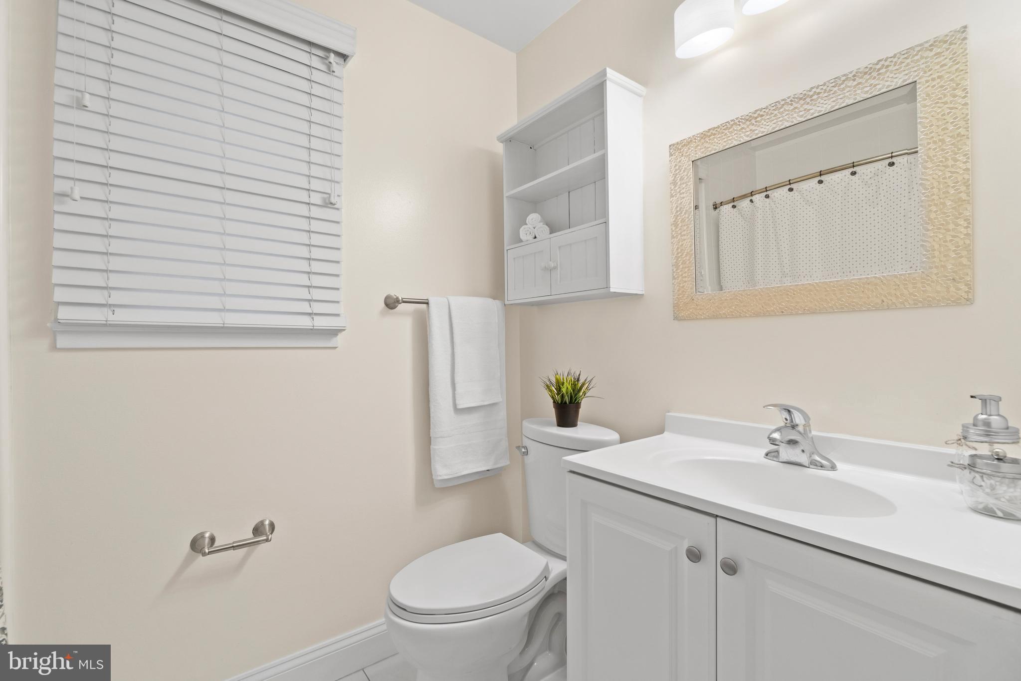 4511 Backlick Road Annandale, VA 22003 - Photo 21 of 40 Hall bath