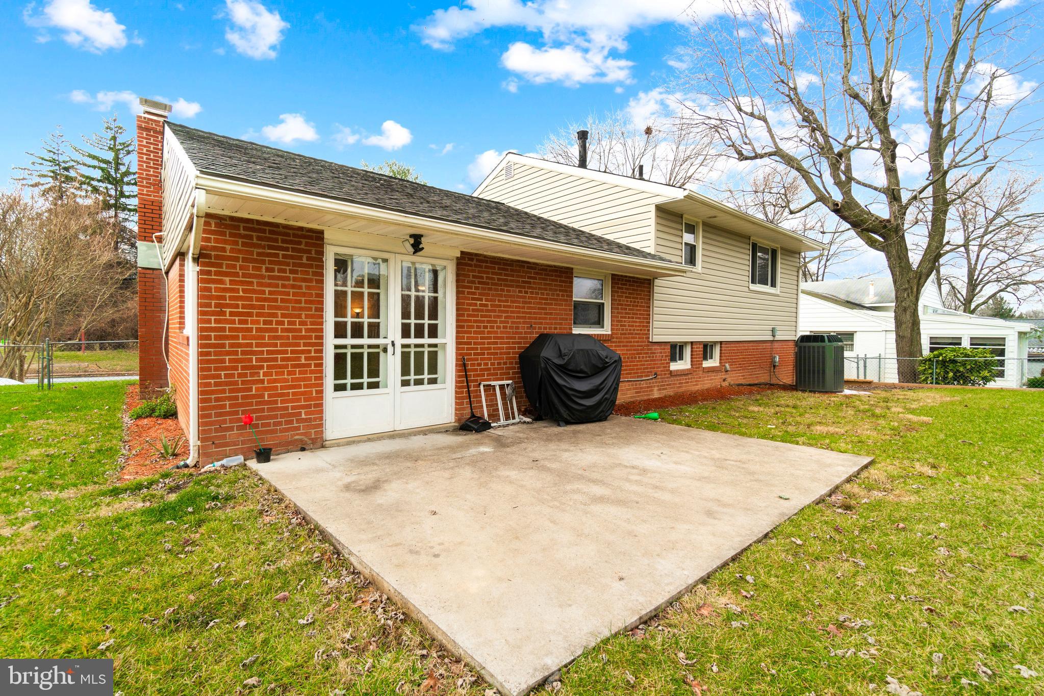 4511 Backlick Road Annandale, VA 22003 - Photo 35 of 40 Concrete patio