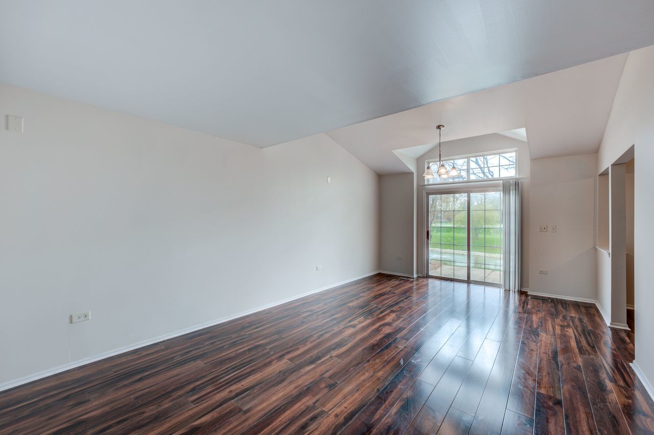 2935 Rutland Circle, Unit 102 Naperville, IL 60564 - Photo 3 of 27