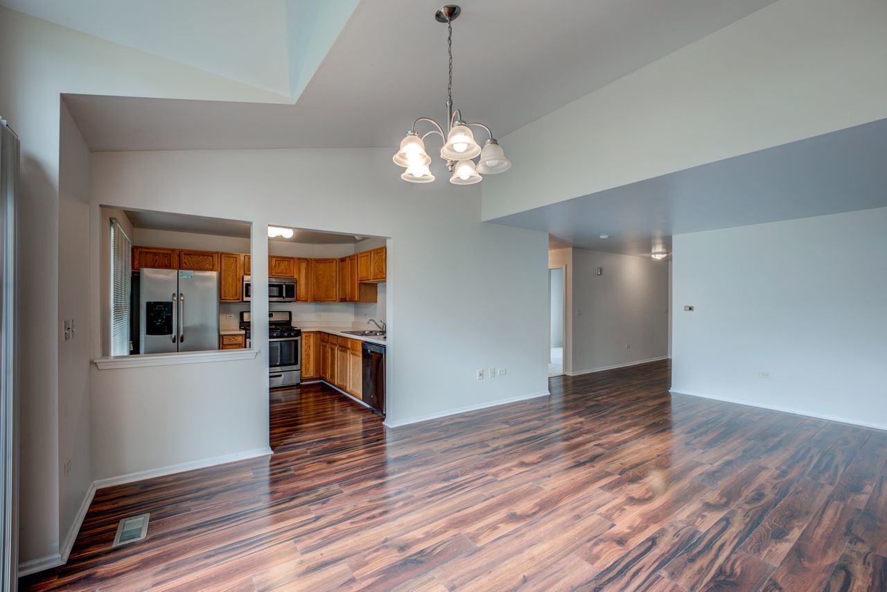 2935 Rutland Circle, Unit 102 Naperville, IL 60564 - Photo 4 of 27