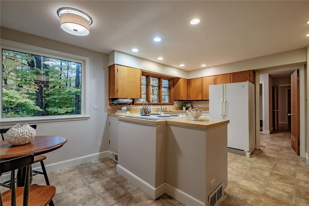 3 Woodcrest Road Cape Elizabeth, ME 04107 - Photo 8 of 22 Photo