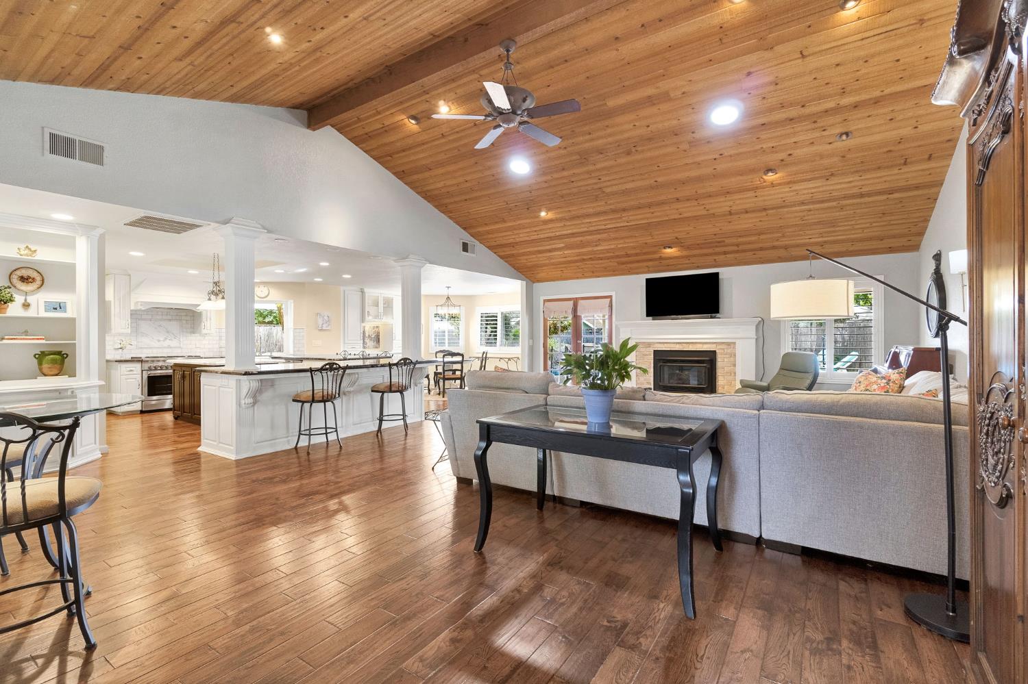 1367 East Decatur Avenue Fresno, CA 93720 - Photo 5 of 48