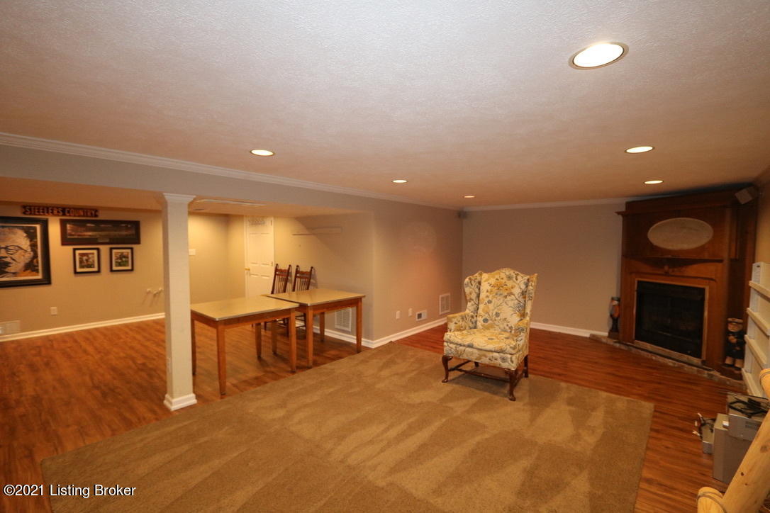 303 South Chadwick Road Louisville, KY 40222 - Photo 48 of 55 UNADJUSTEDNONRAW_thumb_6907