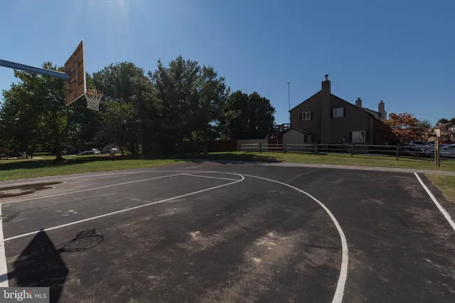 a view of a tennis court