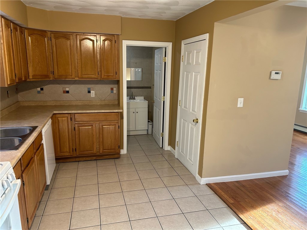 1245 Mendon Road Cumberland, RI 02864 - Photo 8 of 24 Gallery Image 8