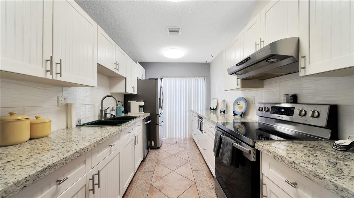 5041 Nesting Way, Unit D Delray Beach, FL 33484 - Photo 12 of 24 Photo 12