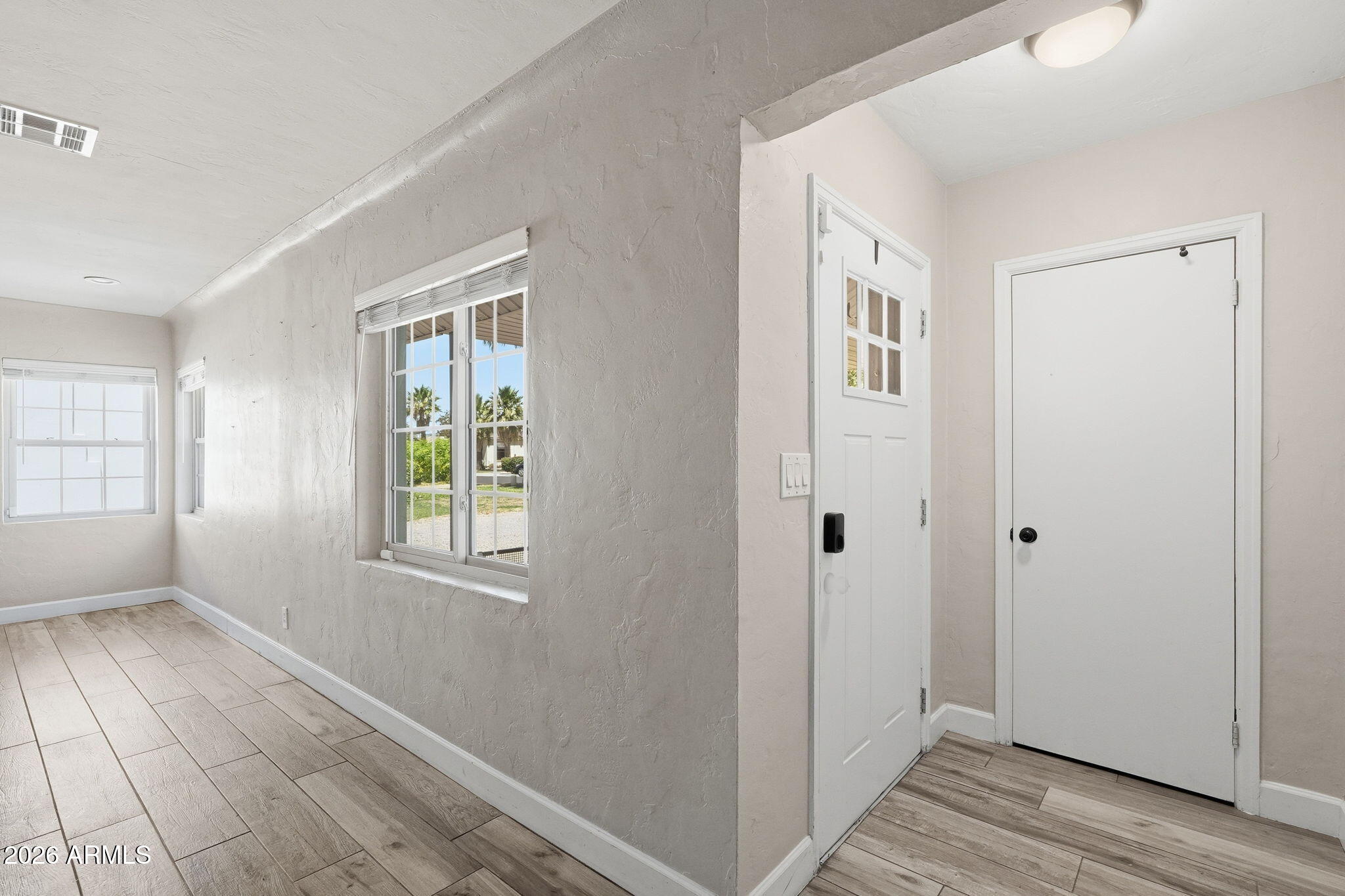 511 West Roma Avenue Phoenix, AZ 85013 - Photo 5 of 36