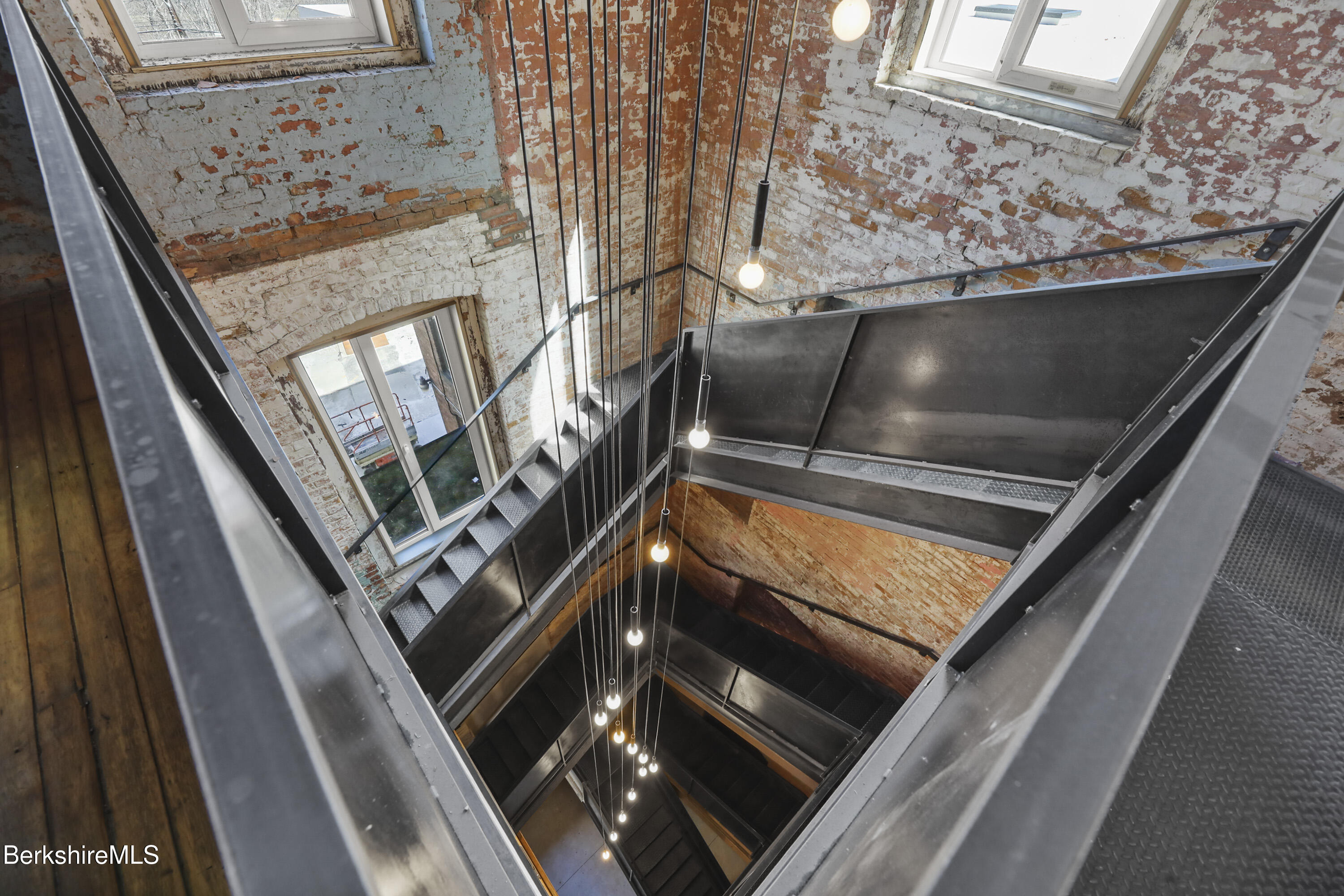 520 State Road, Unit 204 North Adams, MA 01247 - Photo 4 of 11 Center Staircase