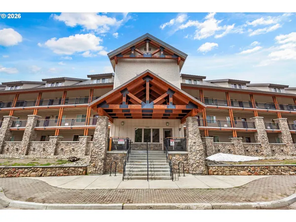 $1,050,000 | 31105 East Multorpor Road, Unit 303, Government Camp, OR 97028