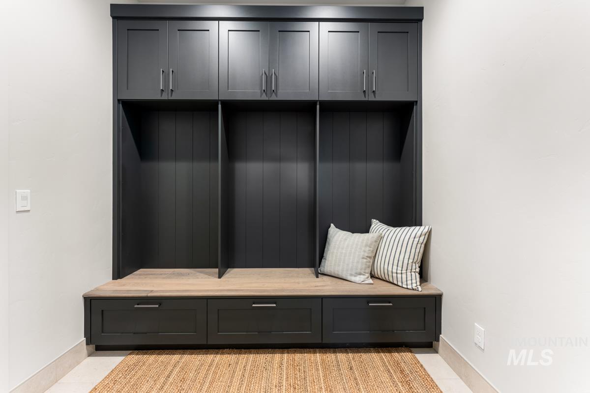 68 Ponderosa Ridge Donnelly, ID 83615 - Photo 11 of 29 Mudroom with baseboards