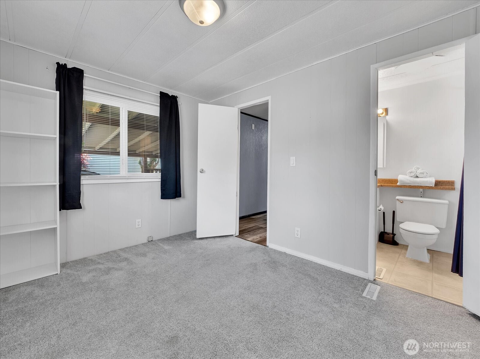 415 Lakeview Road, Unit E4 Lynnwood, WA 98087 - Photo 16 of 32 Gallery Image 16
