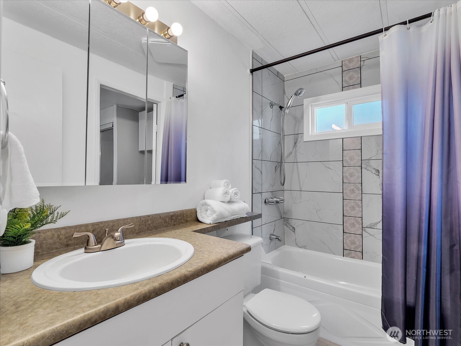 415 Lakeview Road, Unit E4 Lynnwood, WA 98087 - Photo 17 of 32 Gallery Image 17