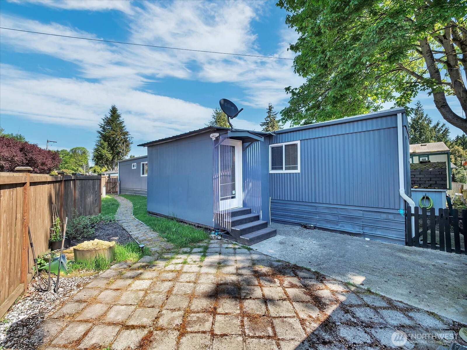 415 Lakeview Road, Unit E4 Lynnwood, WA 98087 - Photo 26 of 32 Gallery Image 26