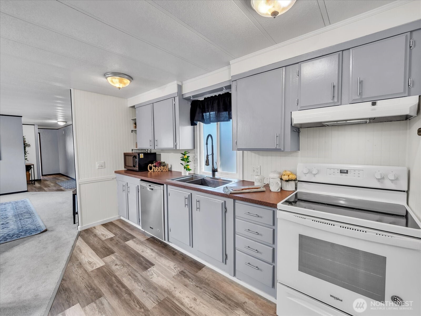 415 Lakeview Road, Unit E4 Lynnwood, WA 98087 - Photo 8 of 32 Gallery Image 8