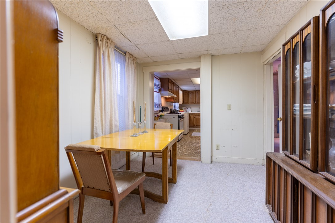 17 Warner Street Newport, RI 02840 - Photo 11 of 32