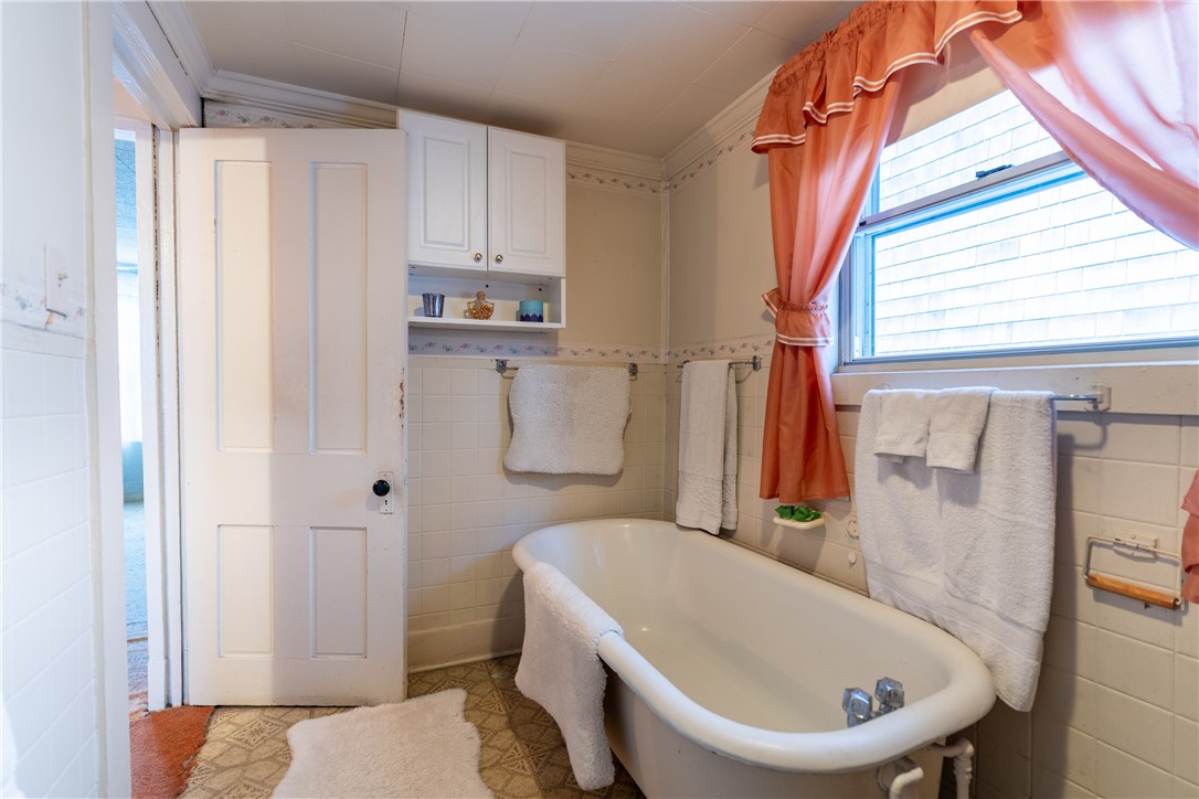 17 Warner Street Newport, RI 02840 - Photo 25 of 32