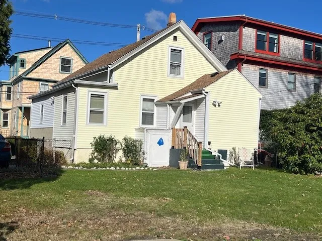 $799,000 | 17 Warner Street, Newport, RI 02840