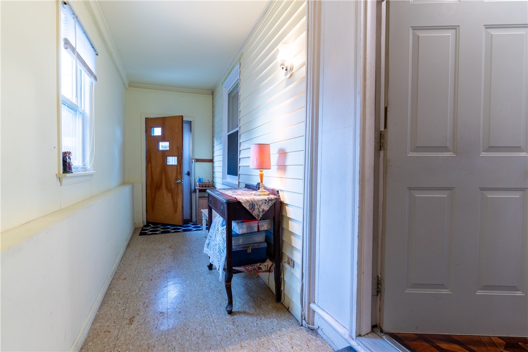 17 Warner Street Newport, RI 02840 - Photo 4 of 32