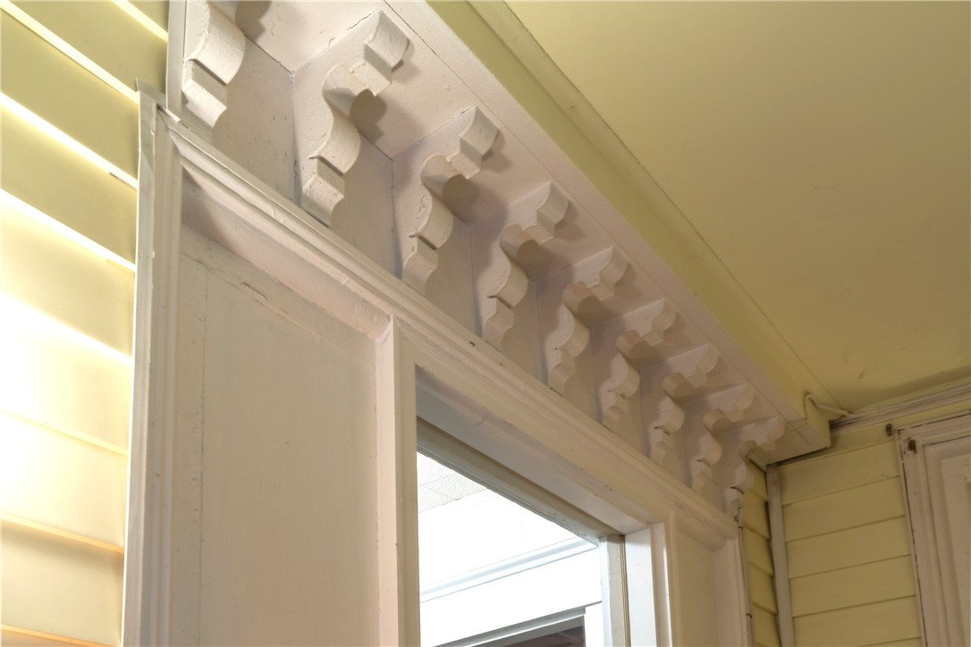 17 Warner Street Newport, RI 02840 - Photo 5 of 32