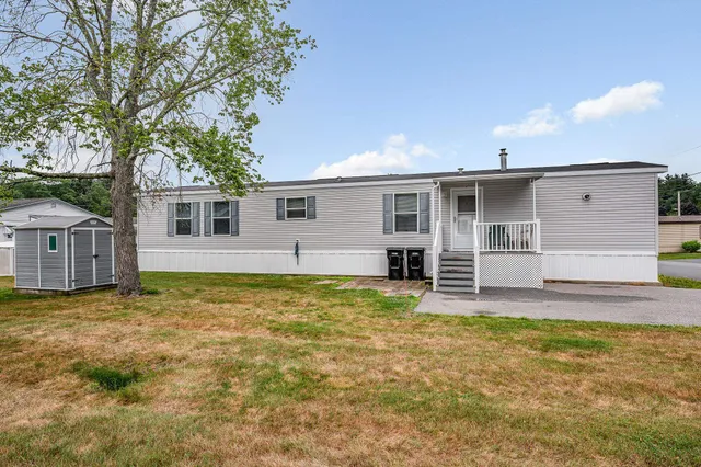 $210,000 | 69 Caddy Drive, Salem, NH 03079