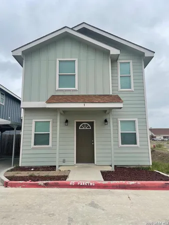$1,395 | 2556 Fox Pl Drive, Unit 1, Eagle Pass, TX 78852