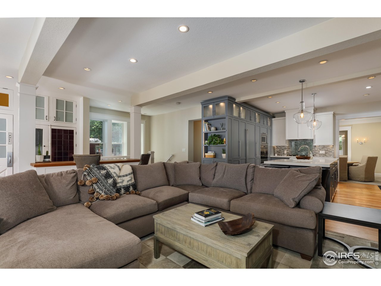 421 Highland Avenue Boulder, CO 80302 - Photo 18 of 39 a living room with furniture and a couch