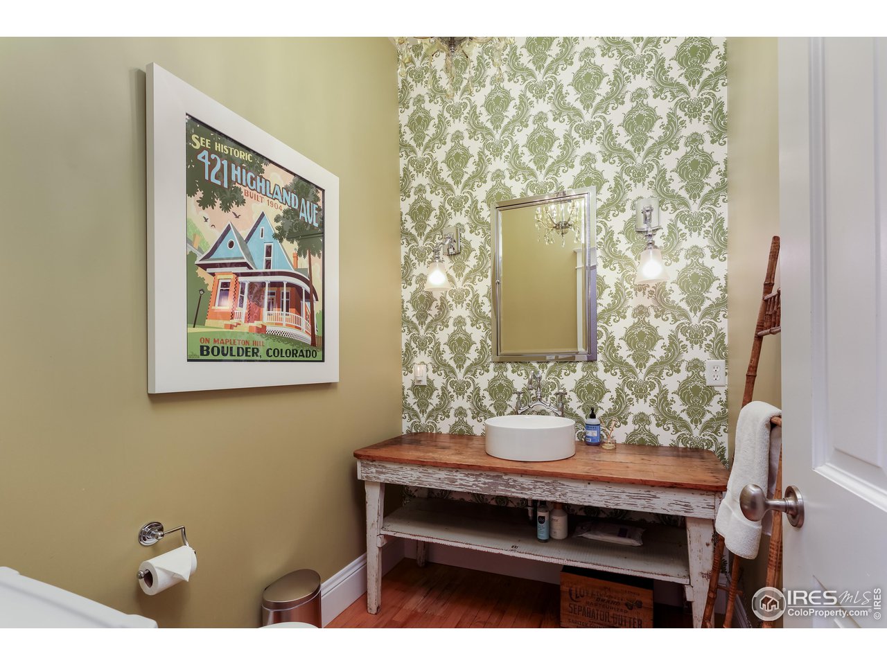 421 Highland Avenue Boulder, CO 80302 - Photo 23 of 39 a bathroom with a sink and a mirror