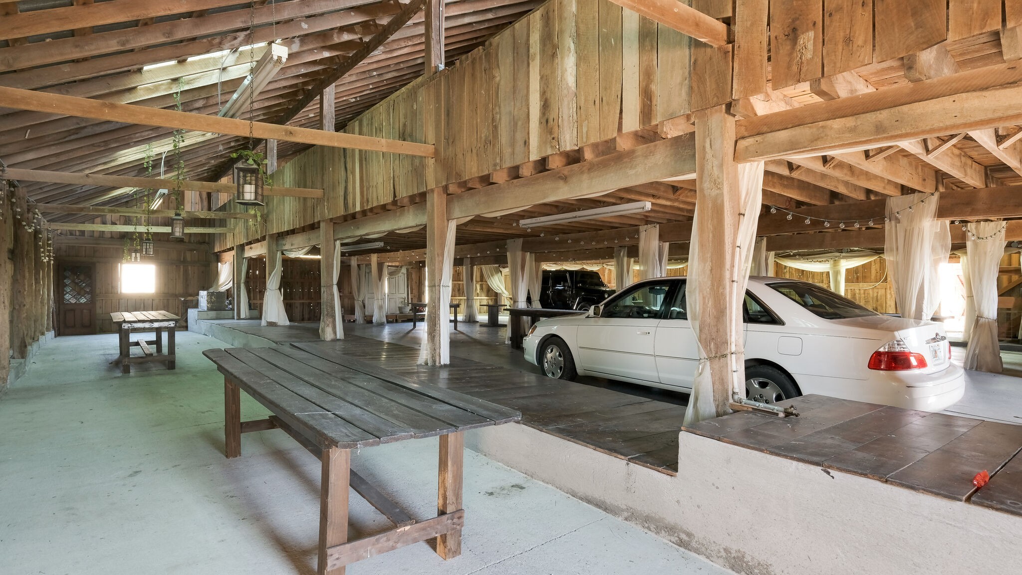 4054 Wilson Pike Franklin, TN 37067 - Photo 36 of 57 a view of lobby with a table and chairs