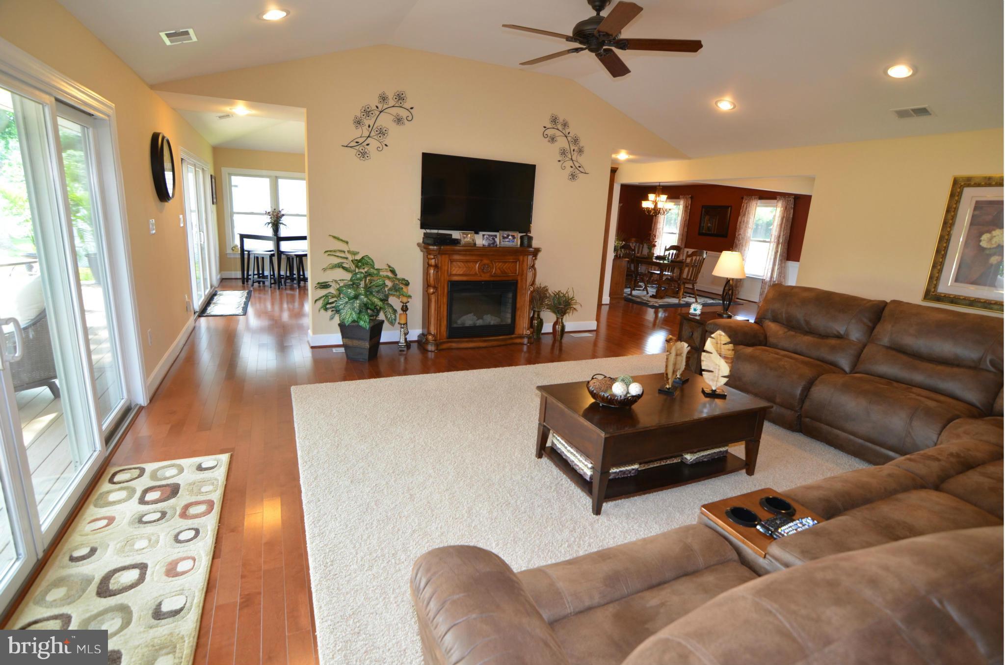 1871 Poplar Ridge Road Pasadena, MD 21122 - Photo 13 of 28 Dining Room