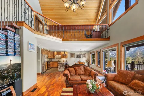 $1,640,000 | 1310 Snoqualmie Drive, Snoqualmie Pass, WA 98068