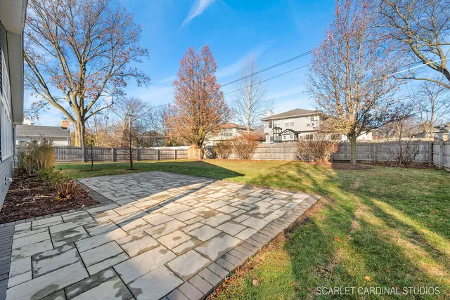 a view of a yard with a fountain