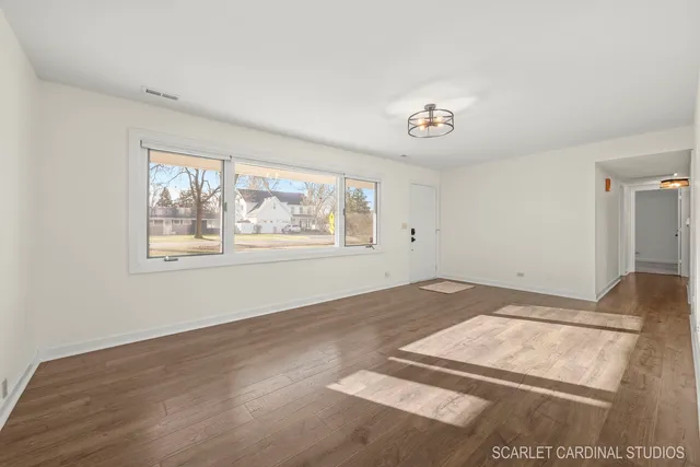 a view of empty room with window