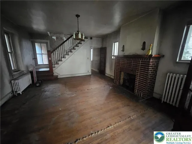 a view of entryway and hall