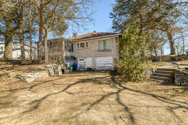 $995,000 | 212 South Golden Lake Lane, Summit, WI 53066