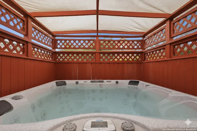 $500,000 | 1402 Mesa Creek, San Antonio, TX 78258