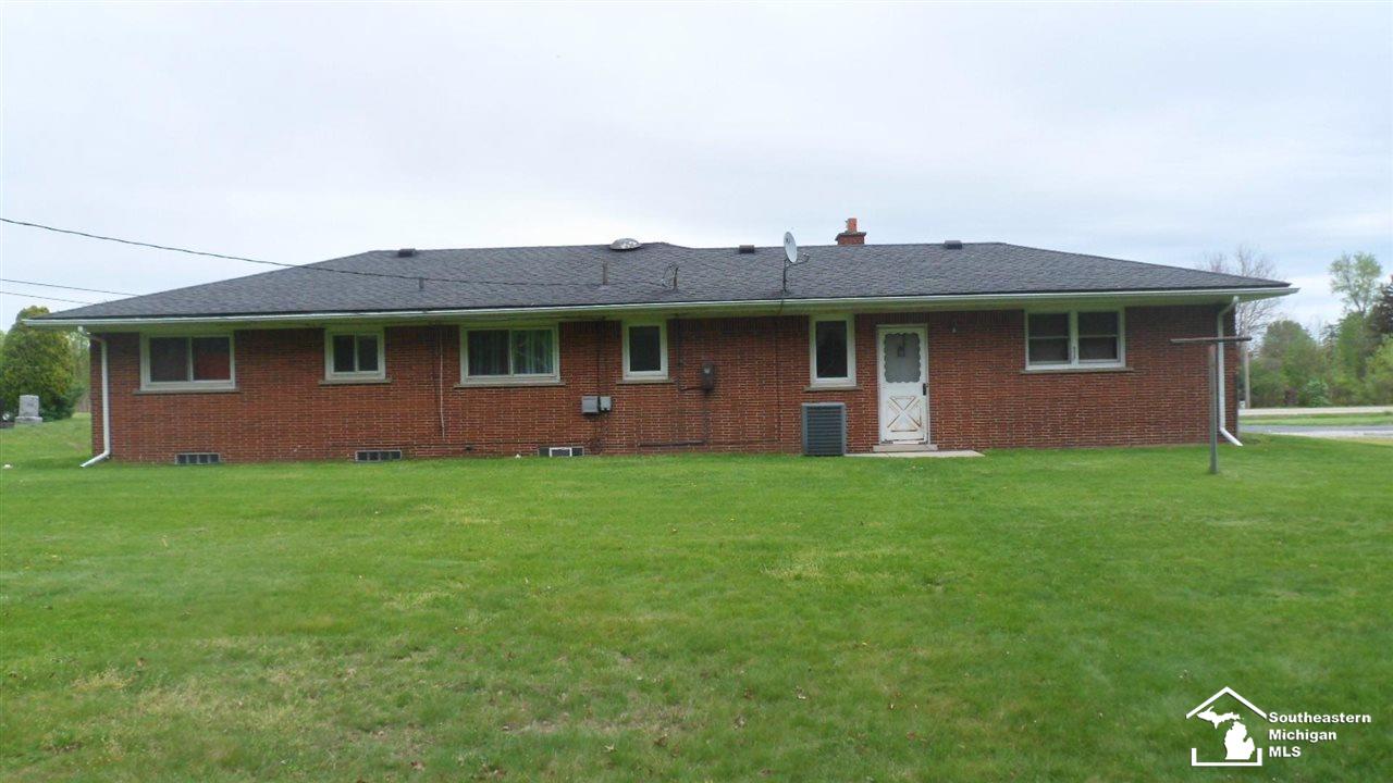 28700 Waltz Road New Boston, MI 48164 - Photo 2 of 12 50041040-1.JPG