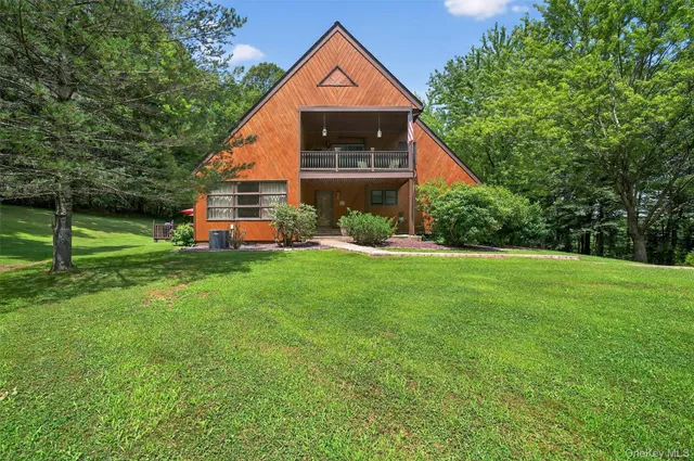 $690,000 | 41 Hickory Hill Road, Newburgh, NY 12550