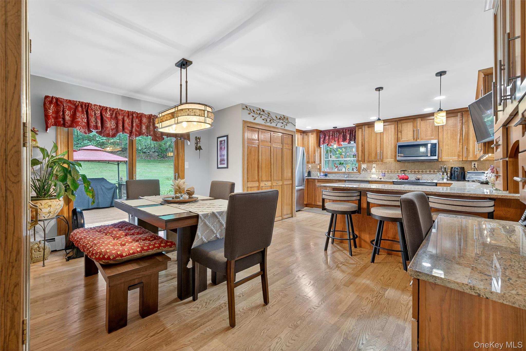 41 Hickory Hill Road Newburgh, NY 12550 - Photo 11 of 45 eat-in kitchen