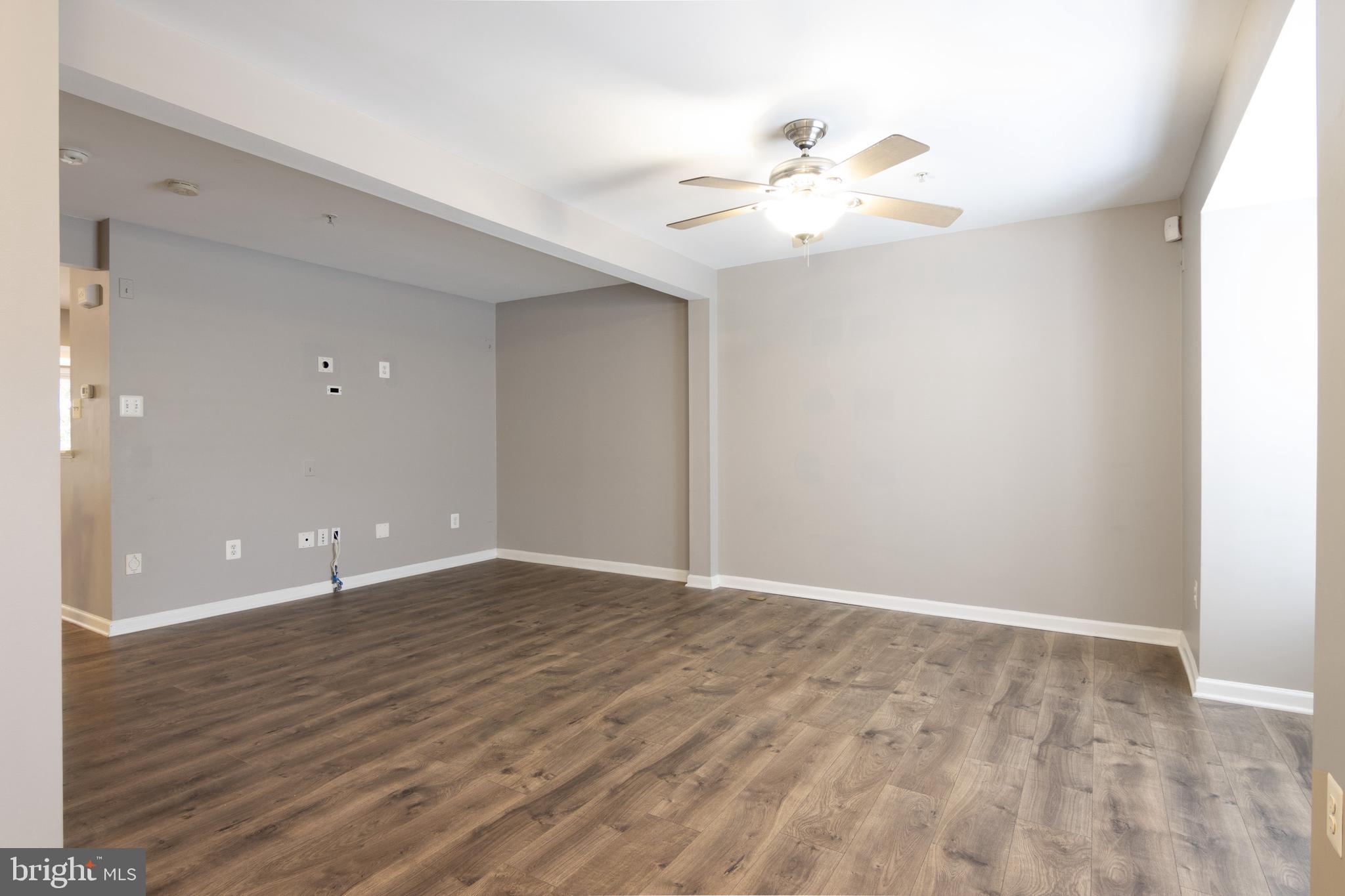 7142 Deep Falls Way, Unit 151 Elkridge, MD 21075 - Photo 3 of 43 Living Room