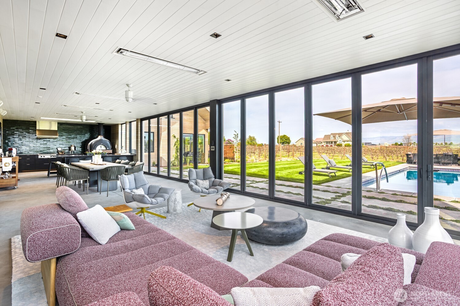 1721-j B J B George Road Walla Walla, WA 99362 - Photo 18 of 40 a living room with furniture and a large window