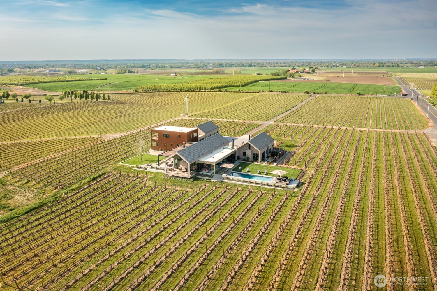 1721-j B J B George Road Walla Walla, WA 99362 - Photo 3 of 40 a view of an ocean