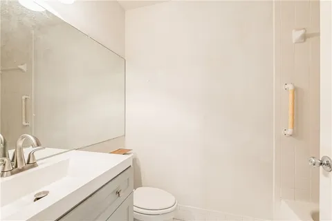 $139,990 | 540 Grove Isle Circle, Unit 204, Vero Beach, FL 32962