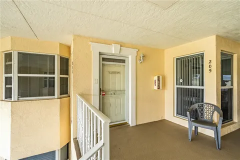 $139,990 | 540 Grove Isle Circle, Unit 204, Vero Beach, FL 32962