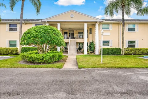 $139,990 | 540 Grove Isle Circle, Unit 204, Vero Beach, FL 32962