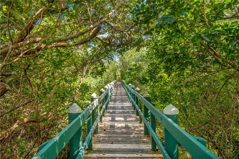 $139,990 | 540 Grove Isle Circle, Unit 204, Vero Beach, FL 32962