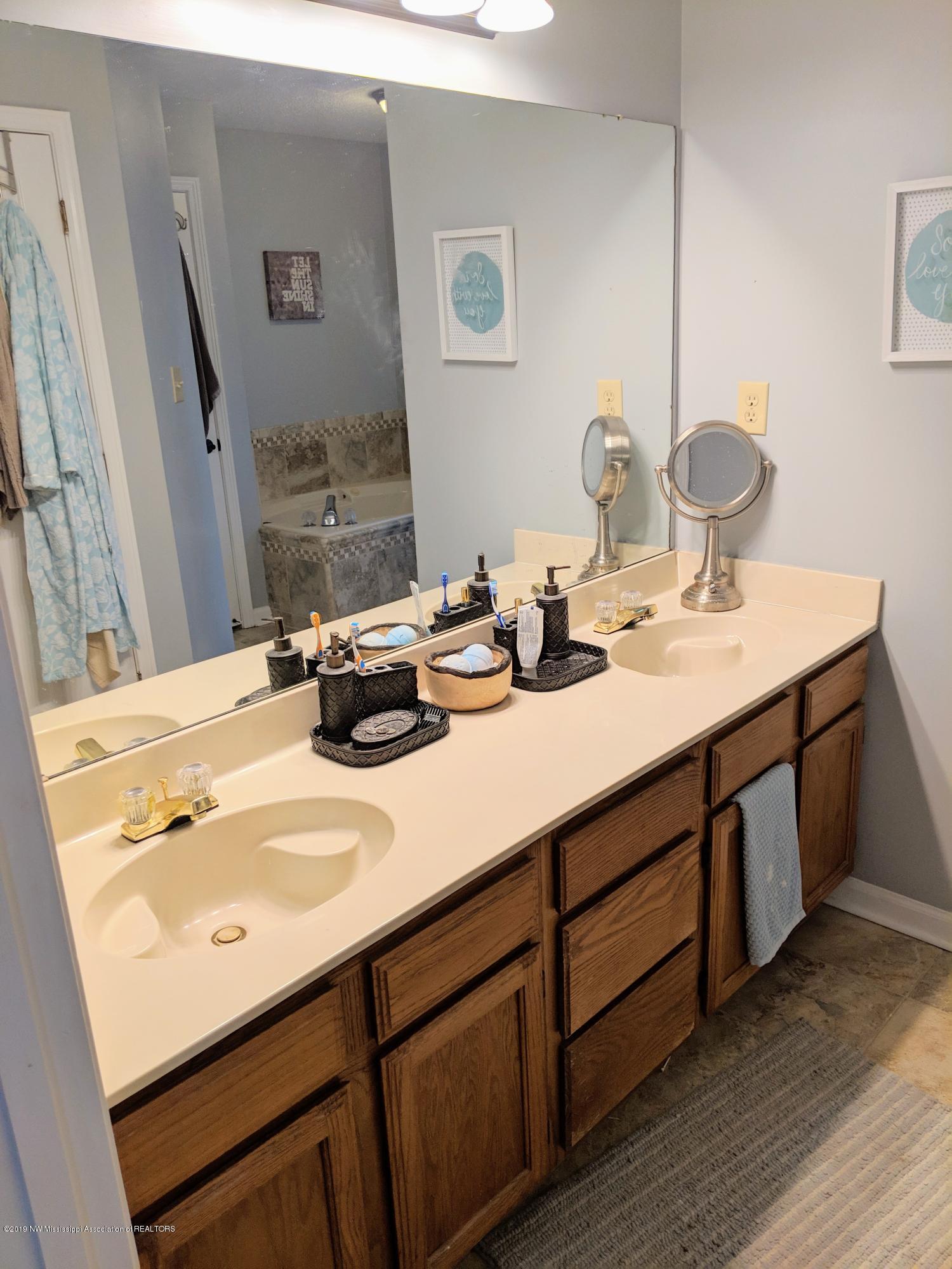 9280 Plantation Road Olive Branch, MS 38654 - Photo 12 of 19 12