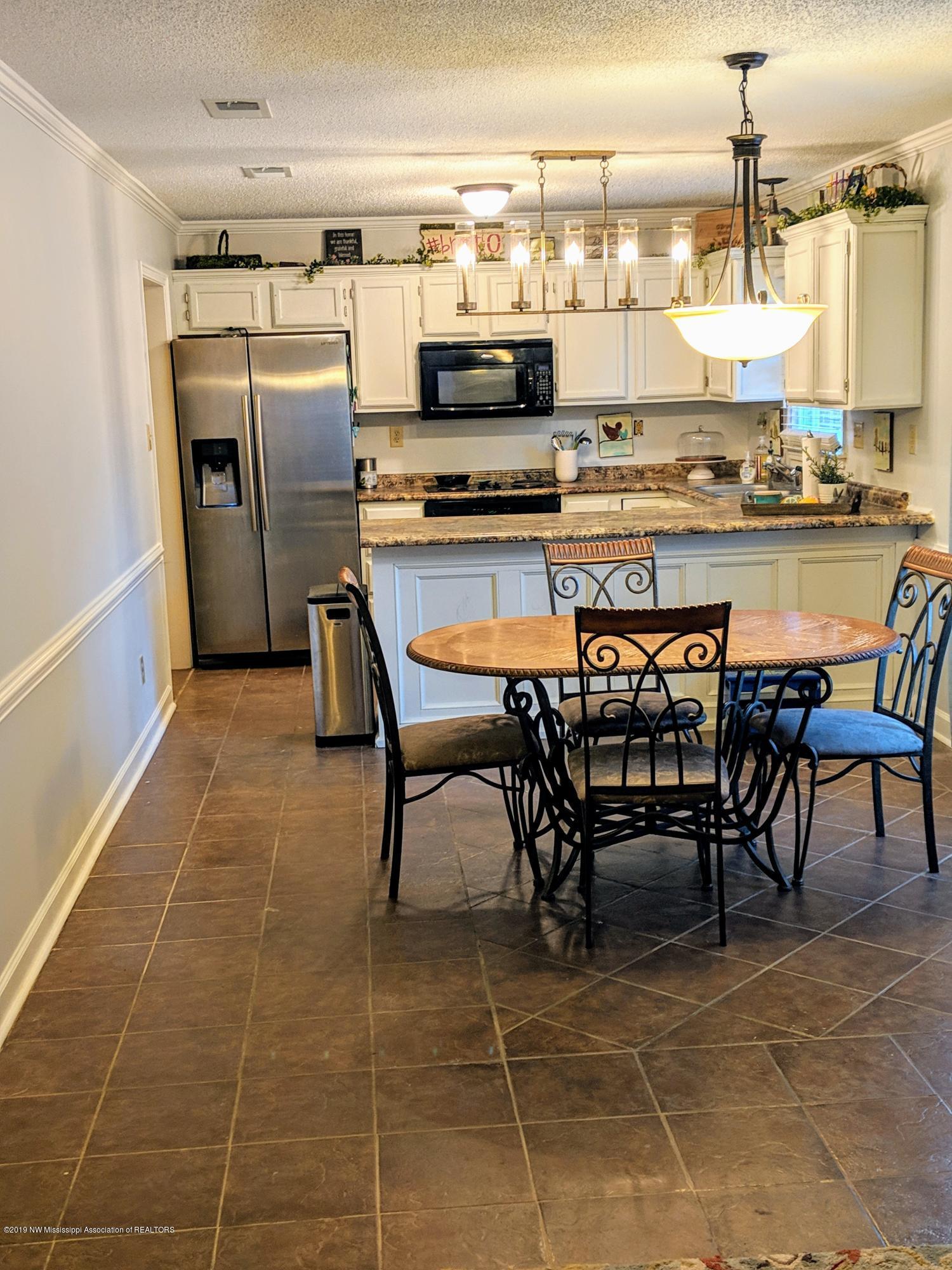 9280 Plantation Road Olive Branch, MS 38654 - Photo 5 of 19 05