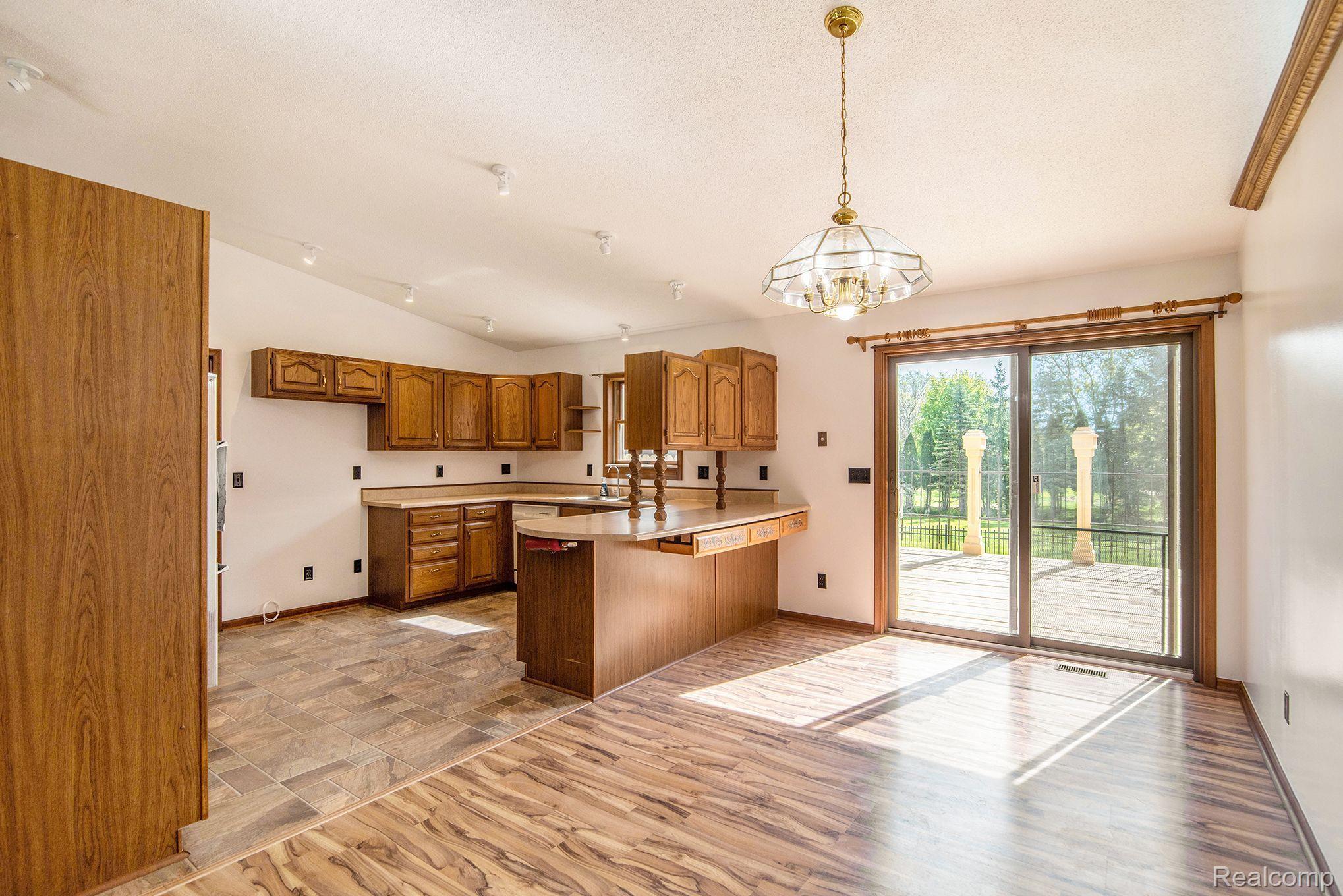 7287 Vassar Road Grand Blanc, MI 48439 - Photo 9 of 31 Gallery Image 9