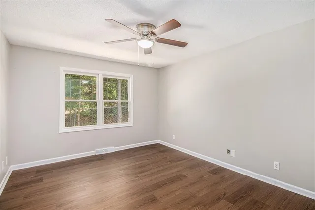 $275,000 | 371 Lake Drive Southeast, Calhoun, GA 30701